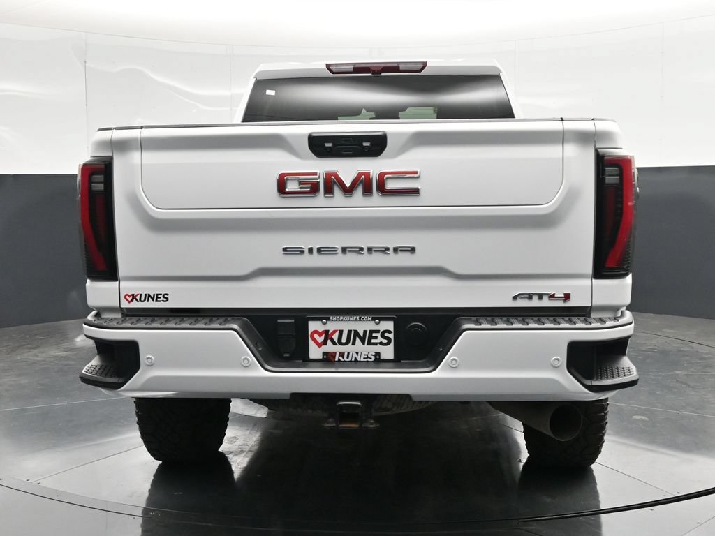 Used 2025 GMC Sierra 2500 AT4 AWD/4WD image 4