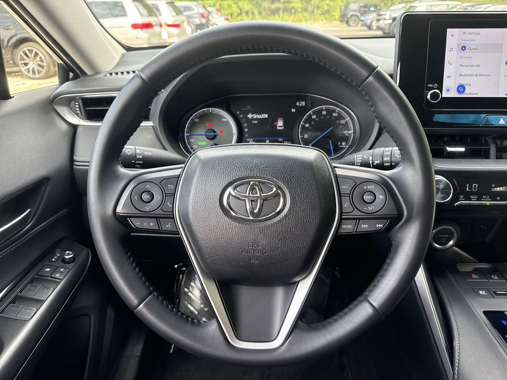 Used 2023 Toyota Venza LE AWD/4WD image 11