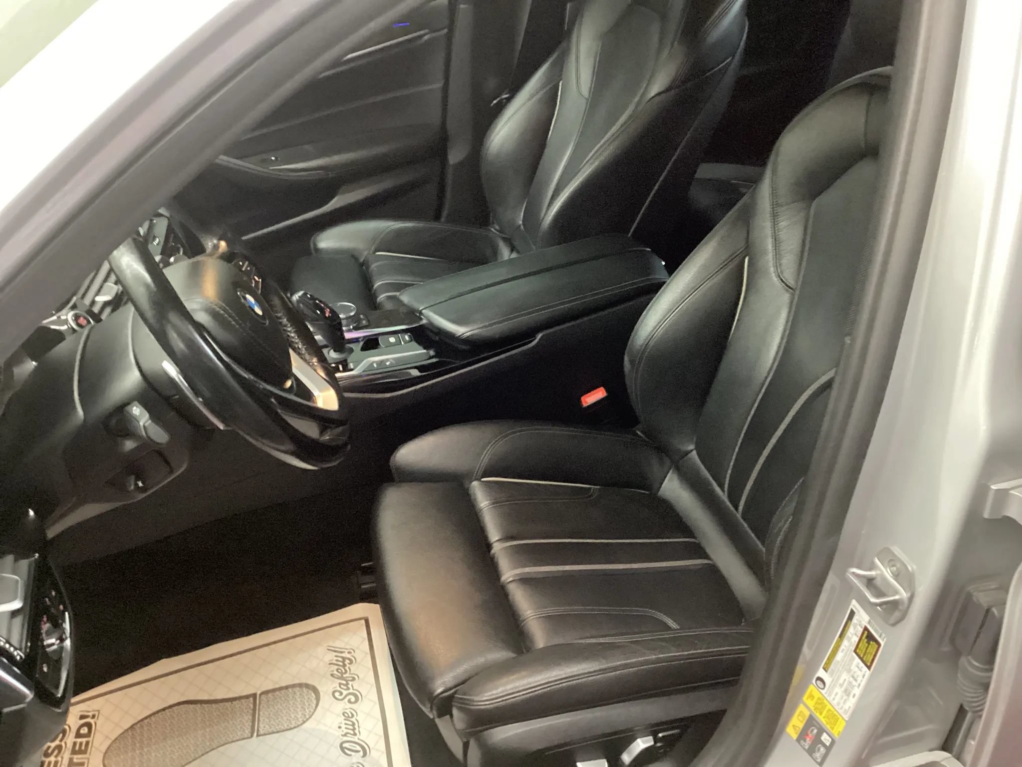 Used 2018 BMW 530e xDrive w/ Premium Package 2 AWD/4WD image 10