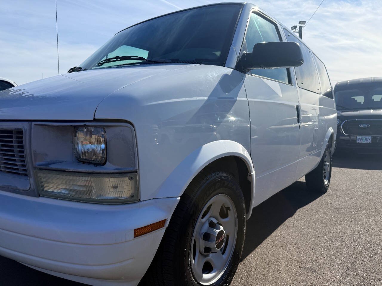 Used 2004 GMC Safari Passenger RWD image 30