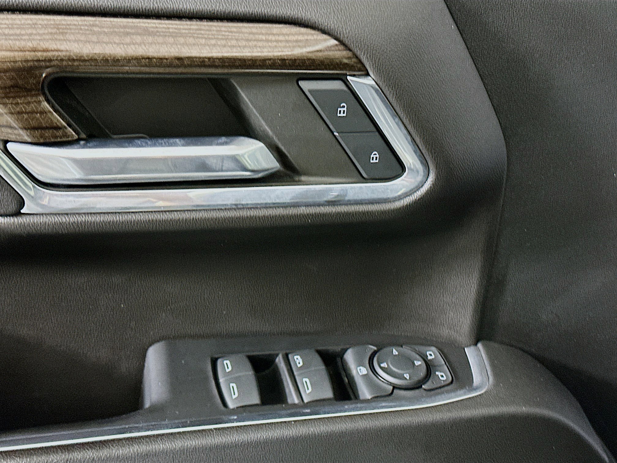 Used 2023 Chevrolet Silverado 1500 LT image 15