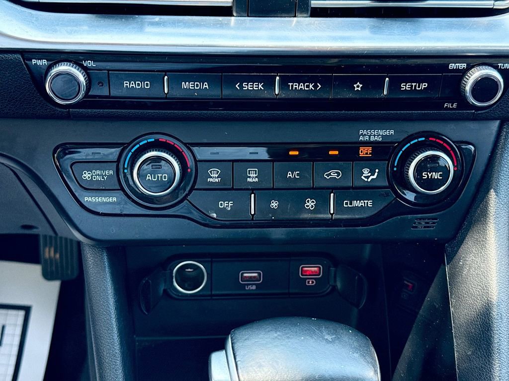 Used 2022 Kia Niro LXS image 16