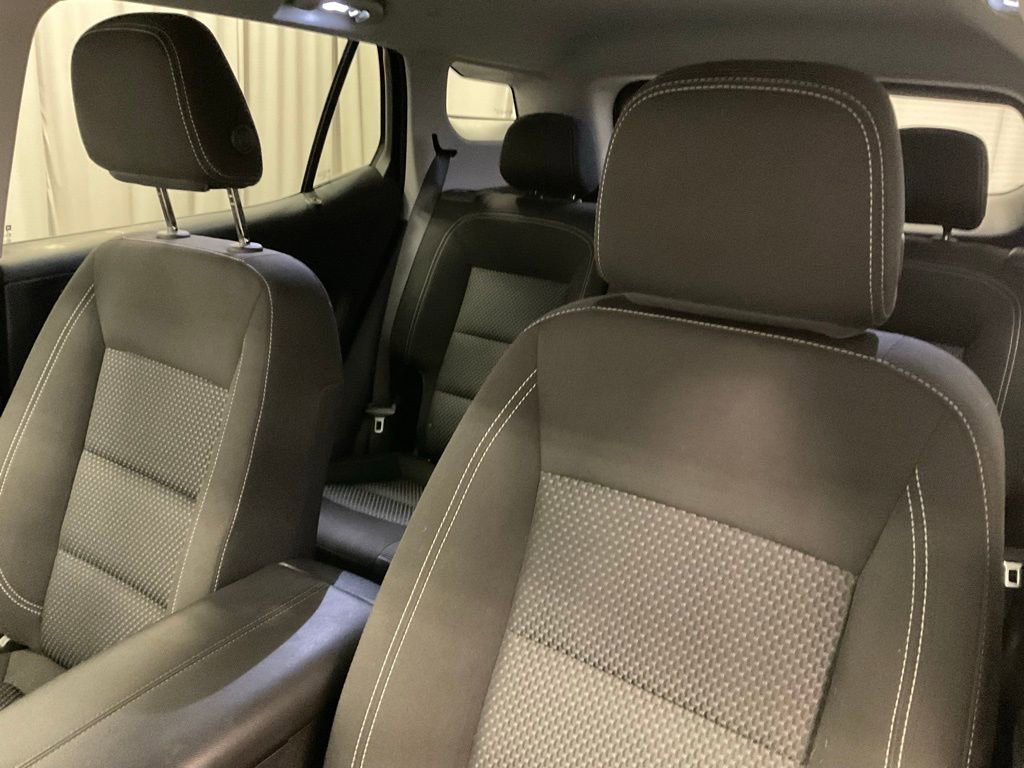 Used 2024 GMC Terrain SLE image 14