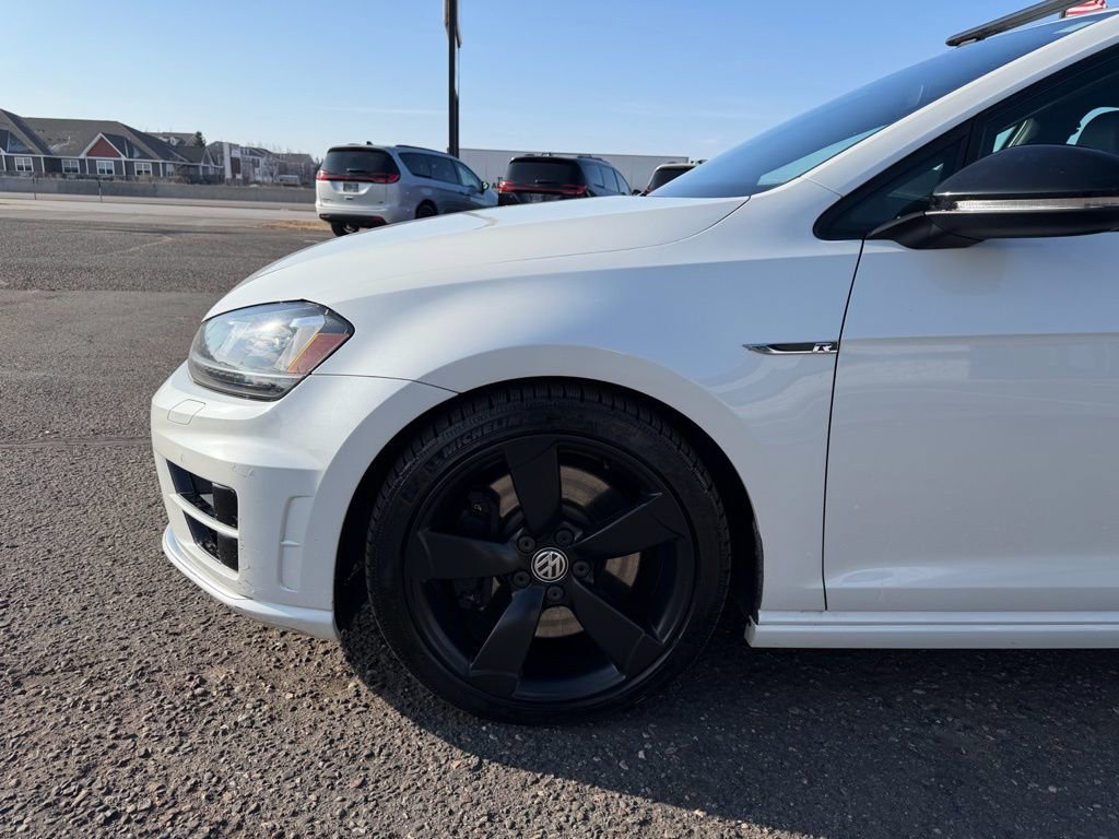Used 2017 Volkswagen Golf R 4-Door AWD/4WD image 9