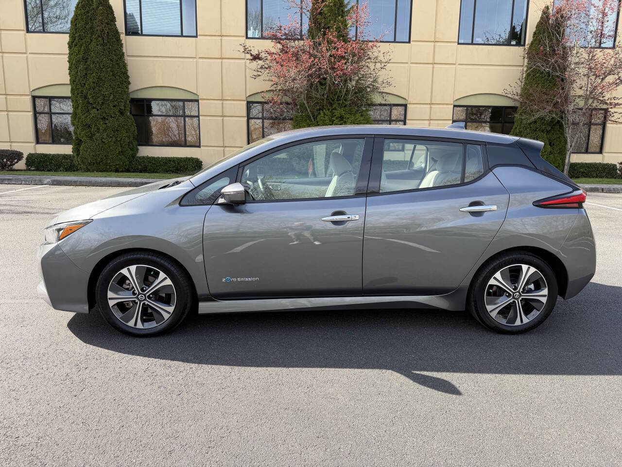 Used 2018 Nissan Leaf SL w/ SL Technology Package image 9