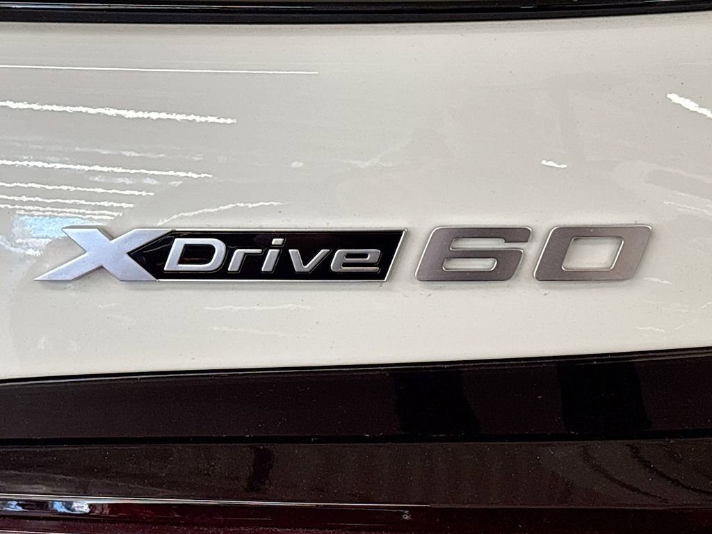 Used 2024 BMW i7 xDrive60 AWD/4WD image 27