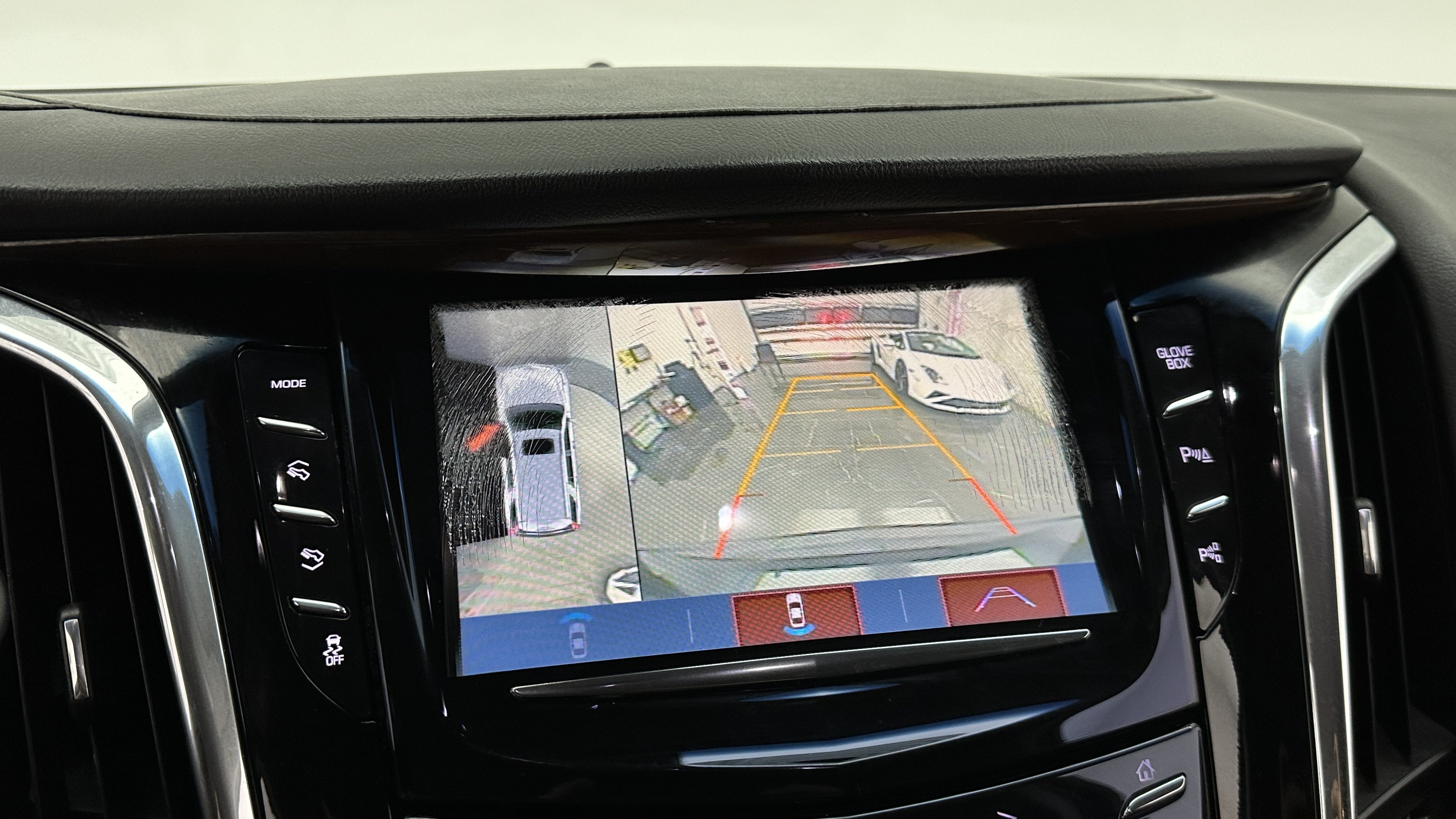 Used 2018 Cadillac Escalade ESV 4WD image 24