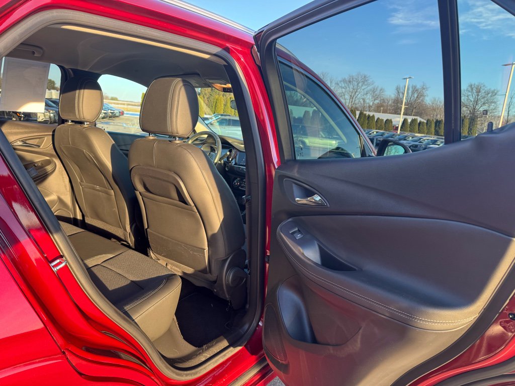 Used 2023 Buick Encore GX Select w/ Sport Touring Package image 17