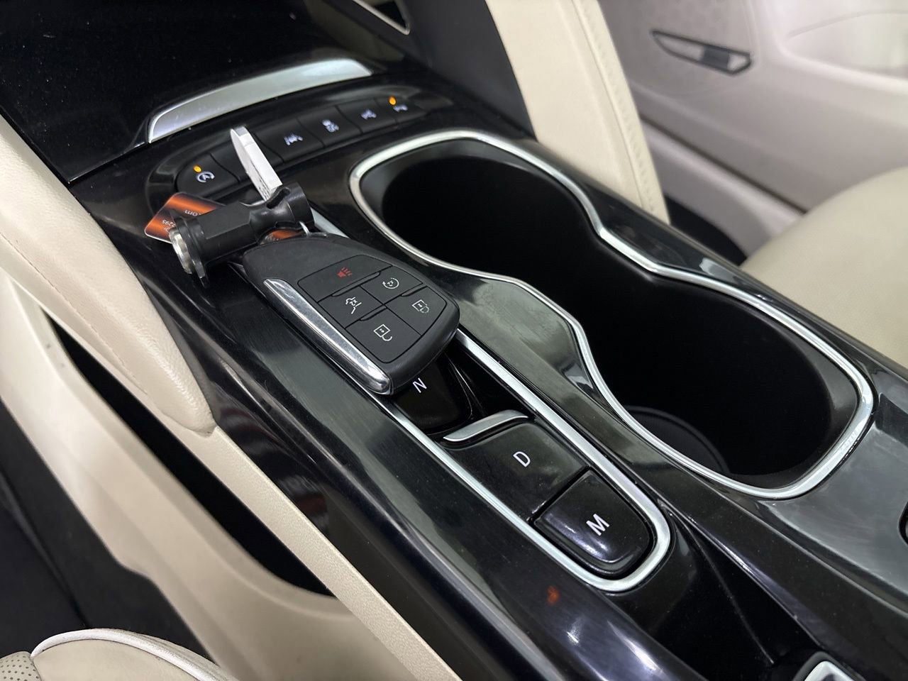 Used 2023 Buick Envision Avenir image 19