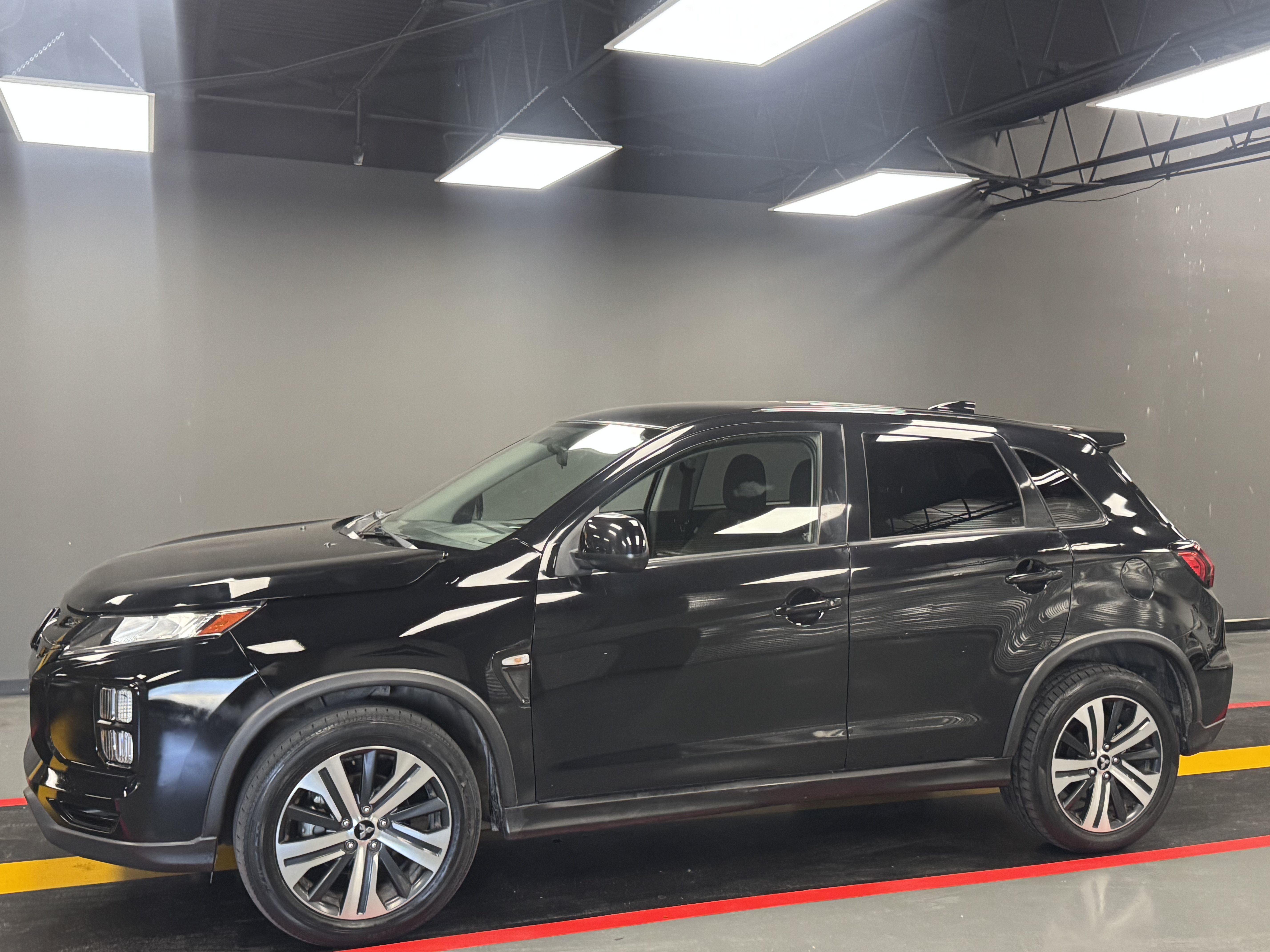 Used 2020 Mitsubishi Outlander Sport ES FWD image 2