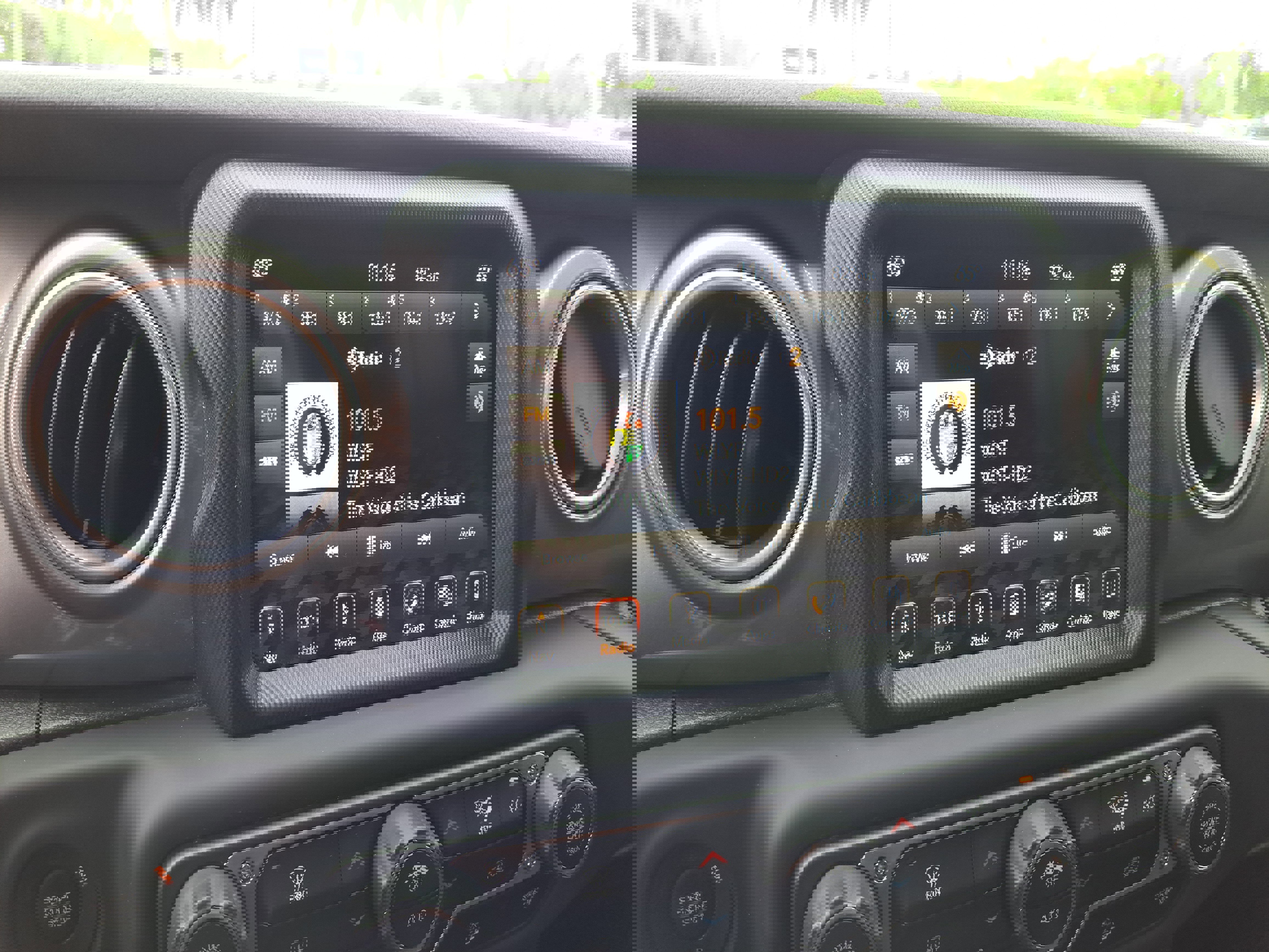 Used 2018 Jeep Wrangler Unlimited Sahara image 14