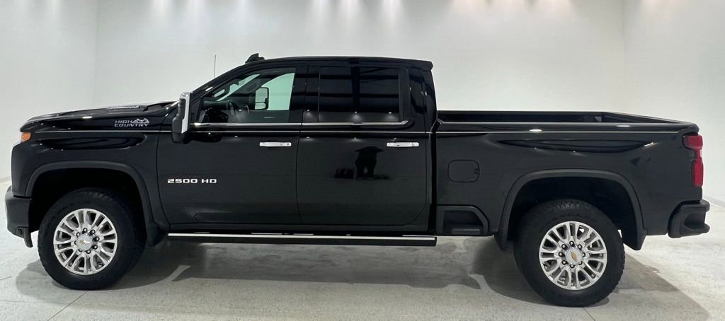 Used 2023 Chevrolet Silverado 2500 High Country w/ Technology Package image 2