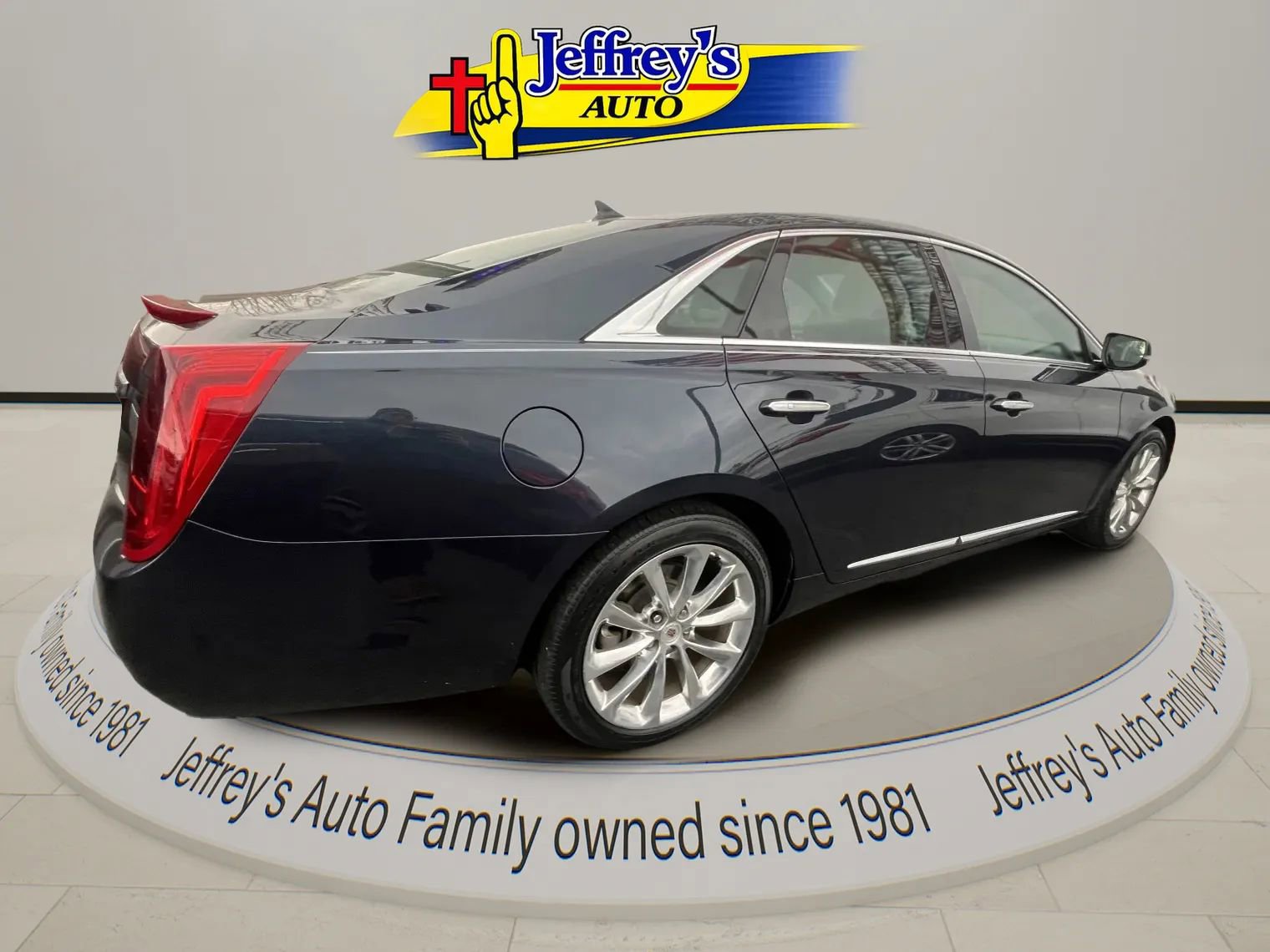 Used 2013 Cadillac XTS Luxury w/ Driver Awareness Package FWD image 7
