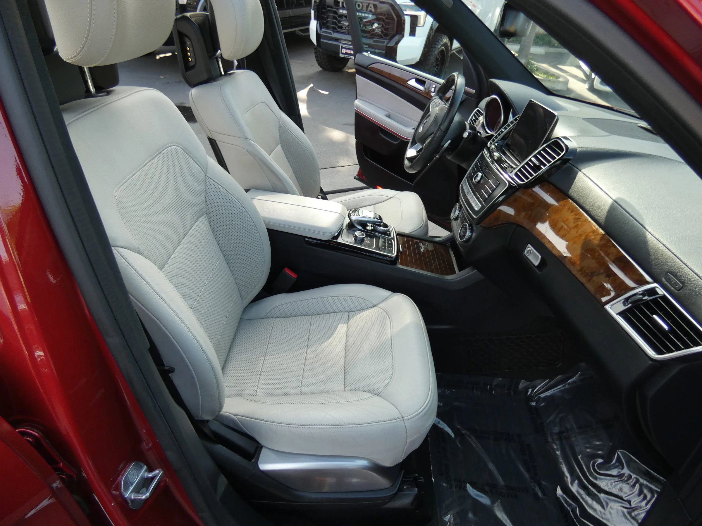 Used 2019 Mercedes-Benz GLS 550 4MATIC image 29