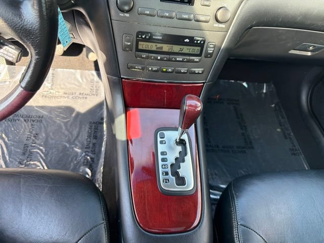 Used 2002 Lexus ES 330 w/ Premium Pkg FWD image 12