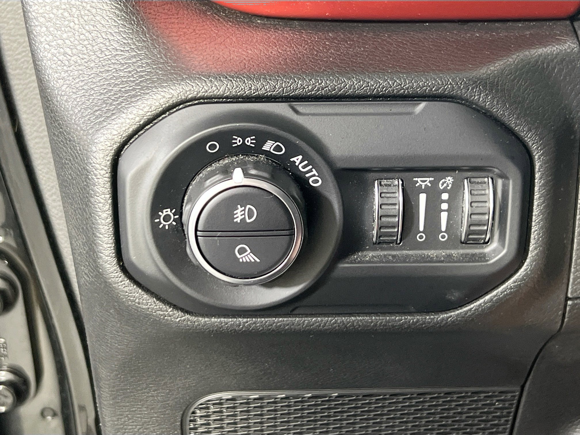 Used 2022 Jeep Gladiator Rubicon w/ Cold Weather Group image 10