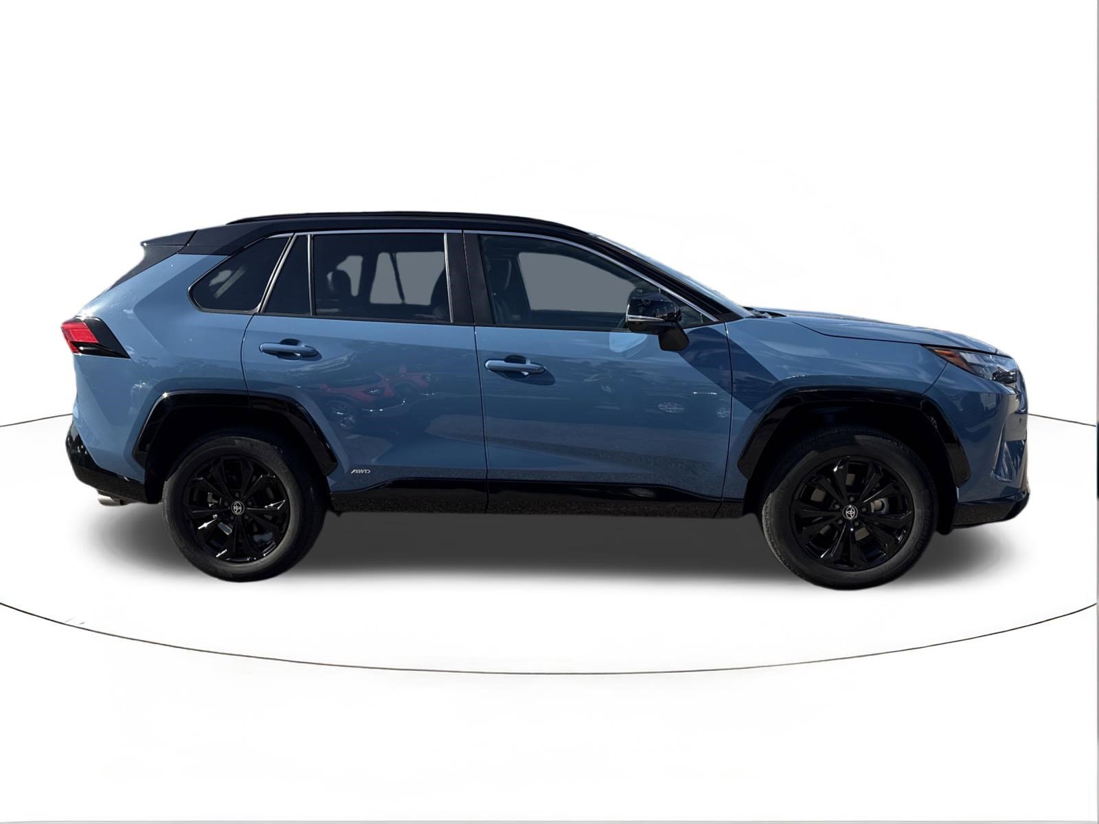 Used 2023 Toyota RAV4 XSE AWD/4WD image 2