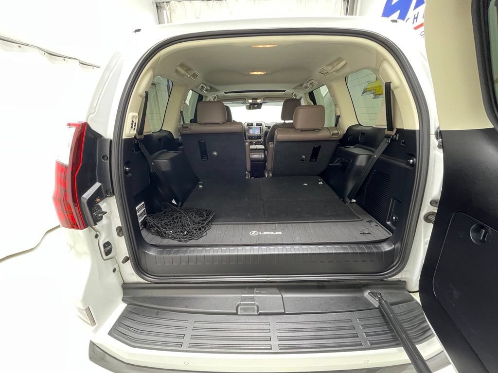 Used 2021 Lexus GX 460 Luxury w/ Sport Design Package AWD/4WD image 6