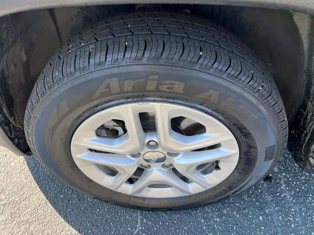 Used 2017 Jeep Compass Sport w/ Tech Group image 14