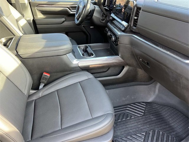 Used 2025 Chevrolet Silverado 2500 LTZ w/ LTZ Convenience Package image 21