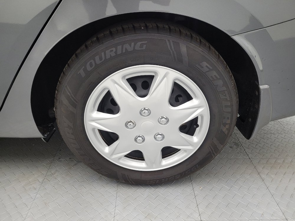 Used 2021 Nissan Versa S FWD image 31