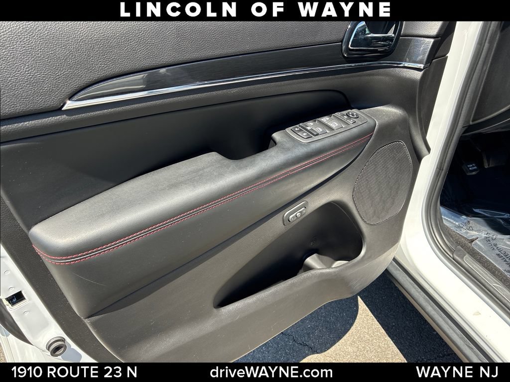 Used 2021 Jeep Grand Cherokee Trailhawk w/ Trailhawk Luxury Group AWD/4WD image 12