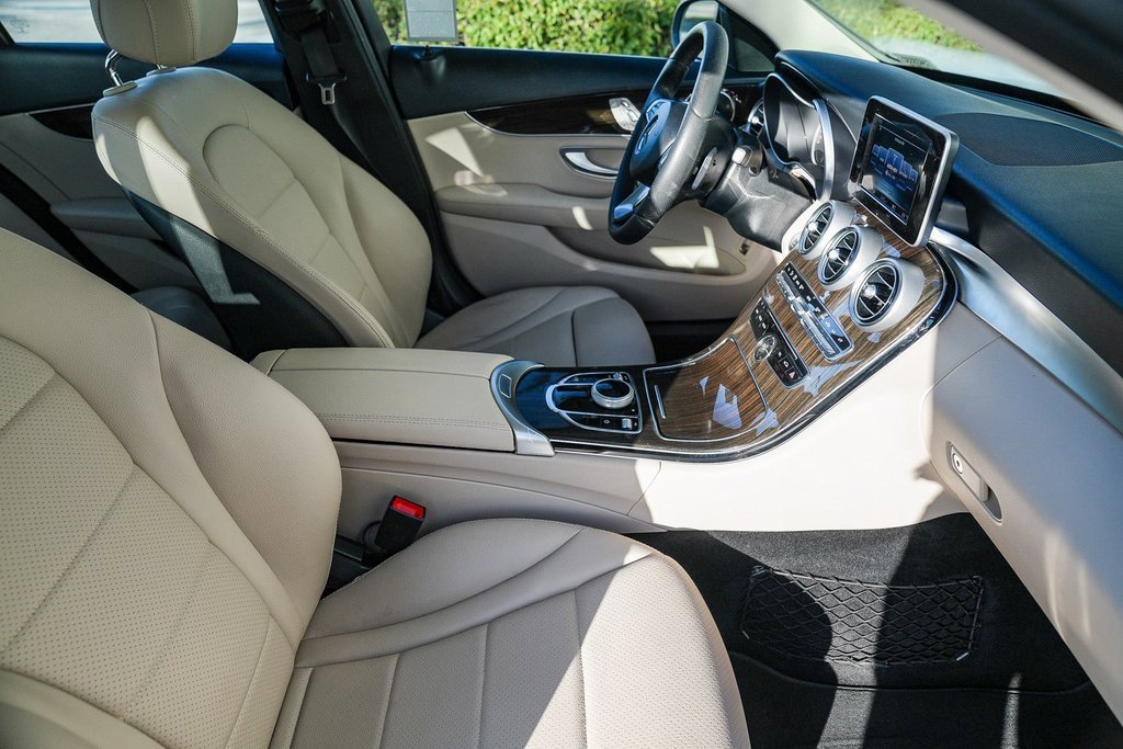 Used 2017 Mercedes-Benz C 300 Sedan image 15