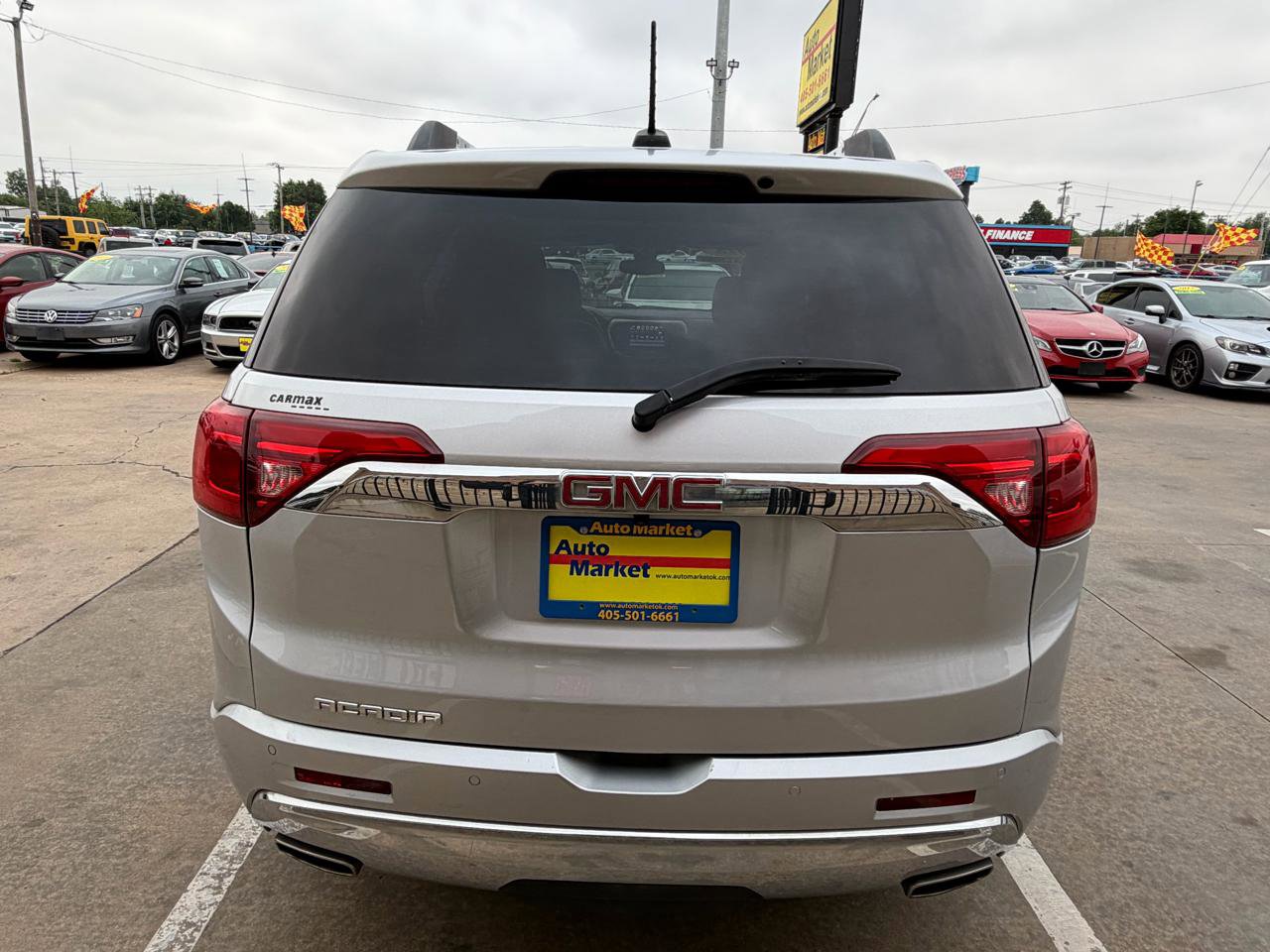 Used 2018 GMC Acadia Denali w/ Technology Package FWD image 6
