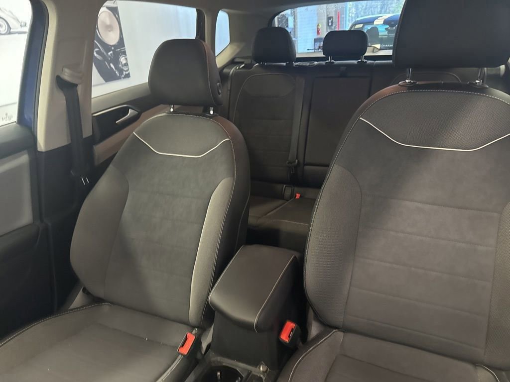 Used 2023 Volkswagen Taos SE image 21