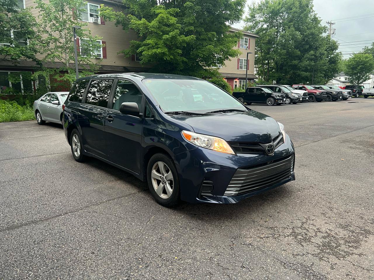 Used 2020 Toyota Sienna L FWD image 7