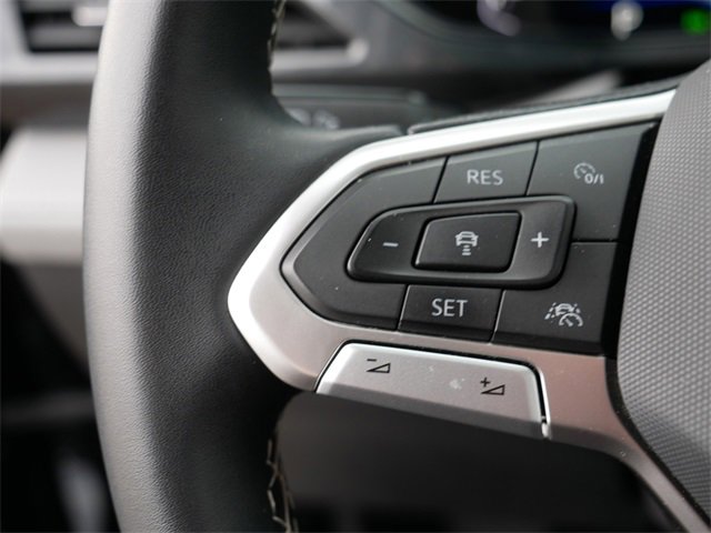 Certified 2023 Volkswagen Taos SEL image 25