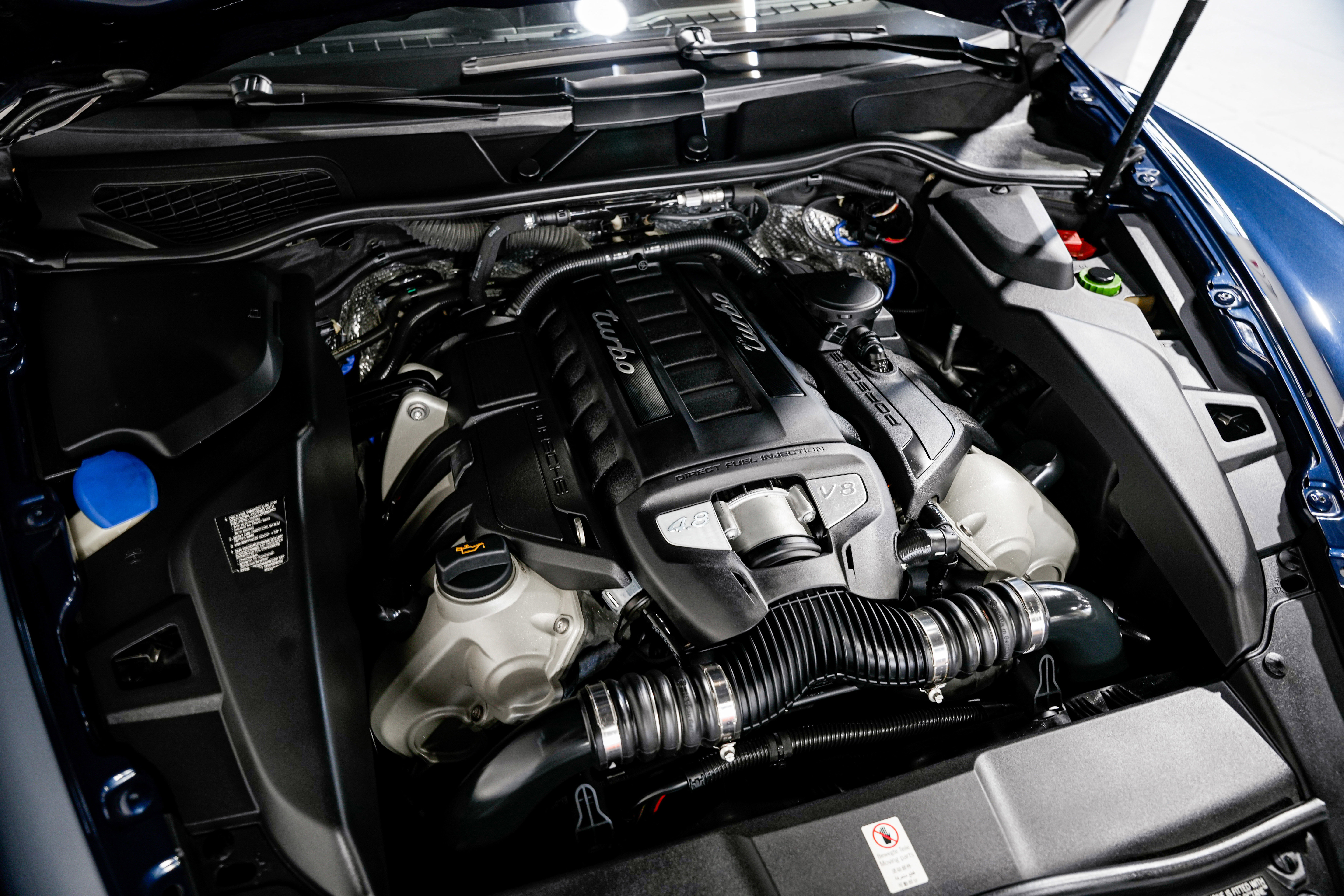 Used 2012 Porsche Cayenne Turbo image 47