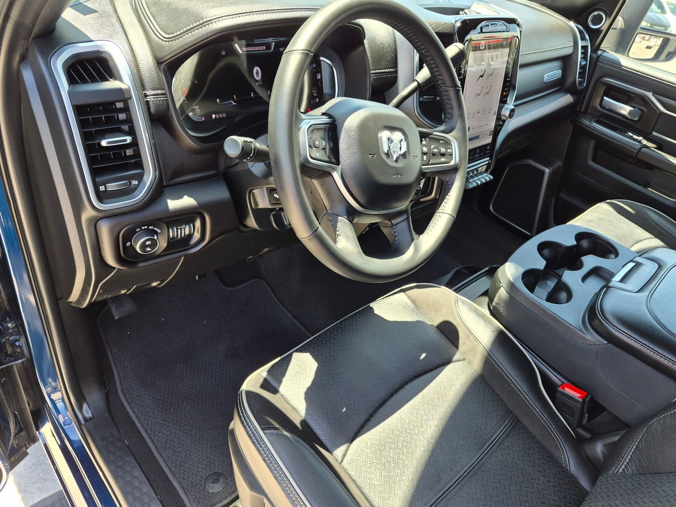 Used 2024 RAM 2500 Laramie w/ Night Edition AWD/4WD image 17