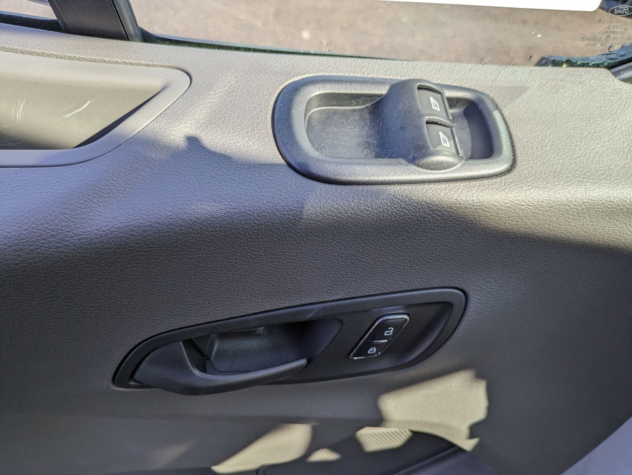 New 2025 Ford Transit 250 148 Medium Roof image 16