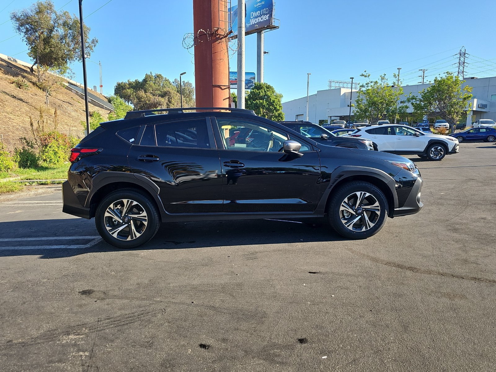 Used 2024 Subaru Crosstrek 2.0i Premium w/ Crosstrek Mirror Package AWD/4WD image 8