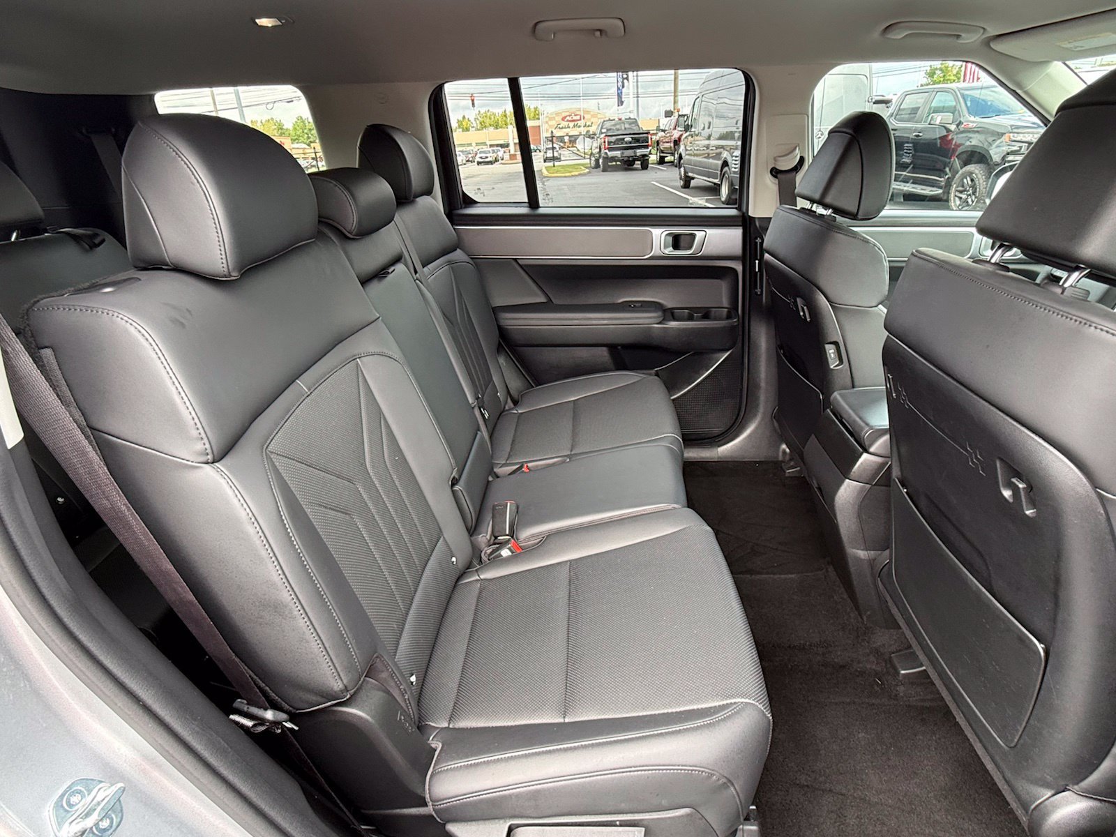 Used 2026 Hyundai Santa Fe SEL AWD/4WD image 16