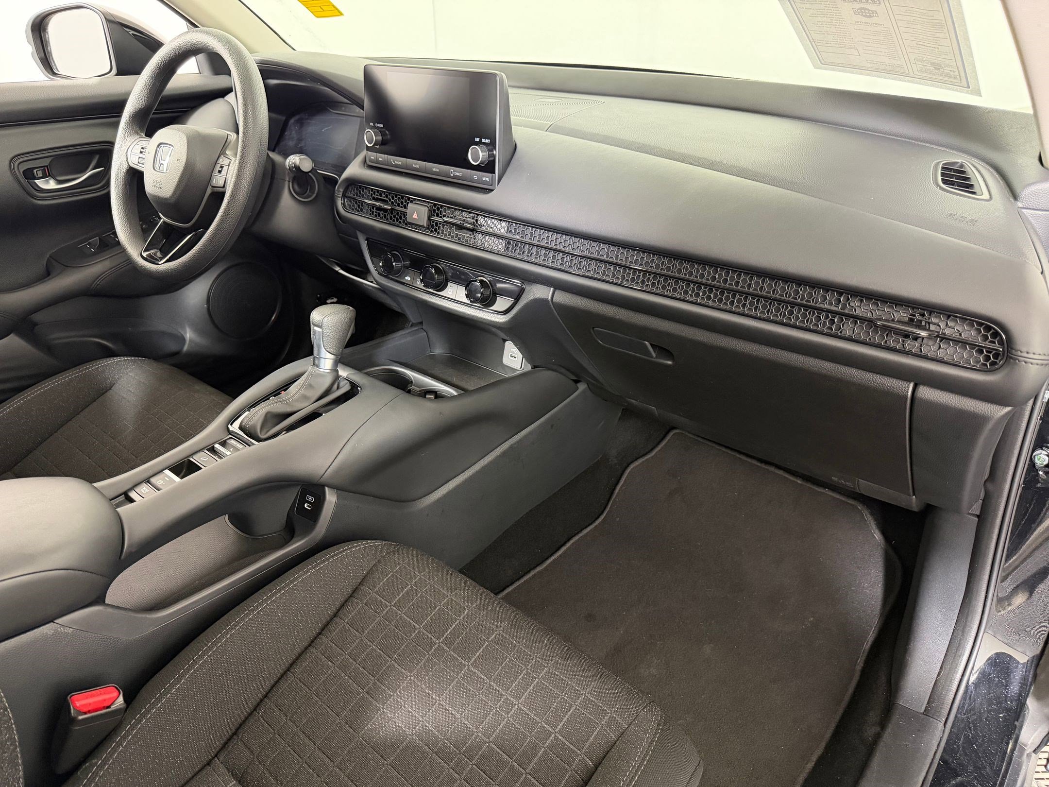 Certified 2025 Honda HR-V LX image 25