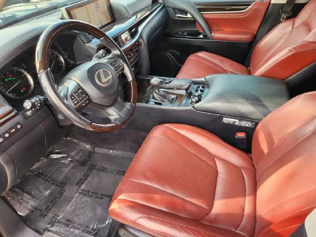 Used 2018 Lexus LX 570 4WD w/ Luxury Package image 2