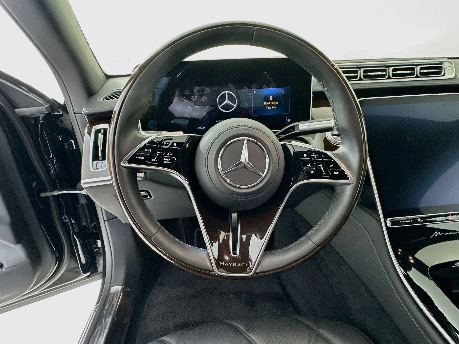 Used 2024 Mercedes-Benz Maybach S 680 4MATIC image 12