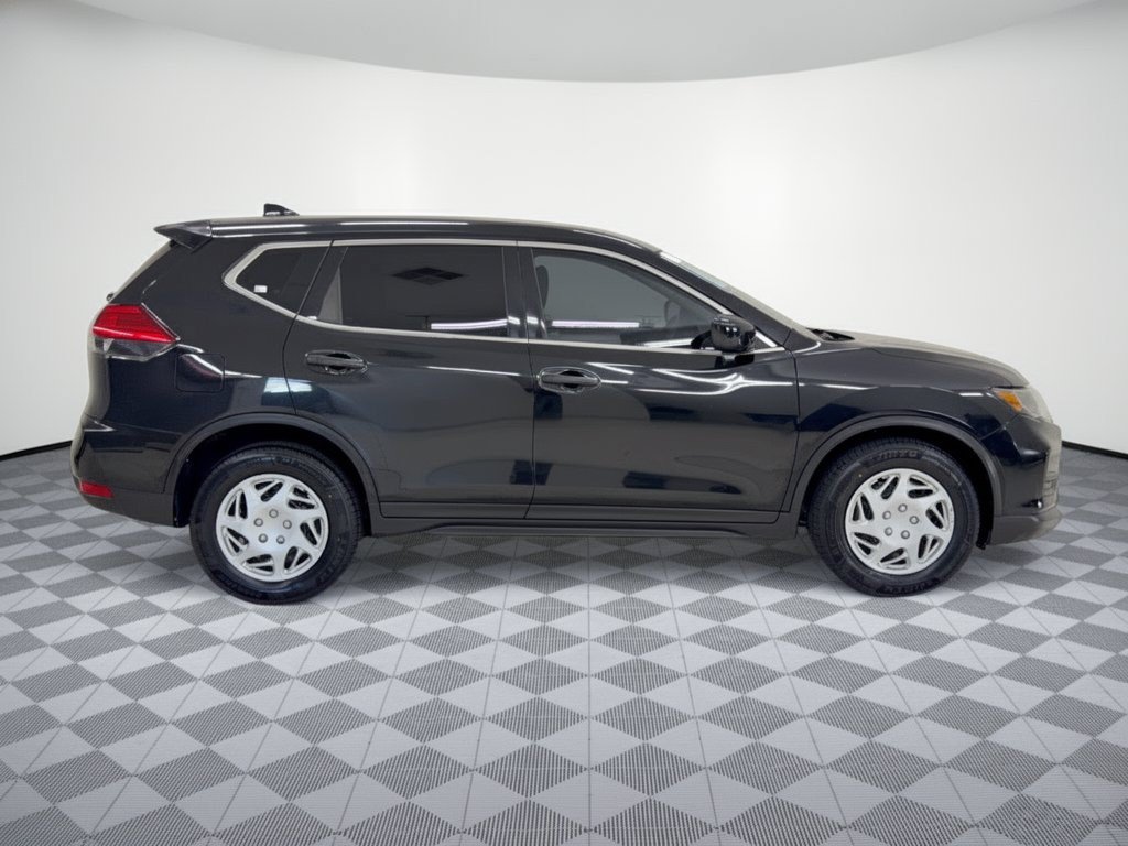 Used 2017 Nissan Rogue S FWD image 8
