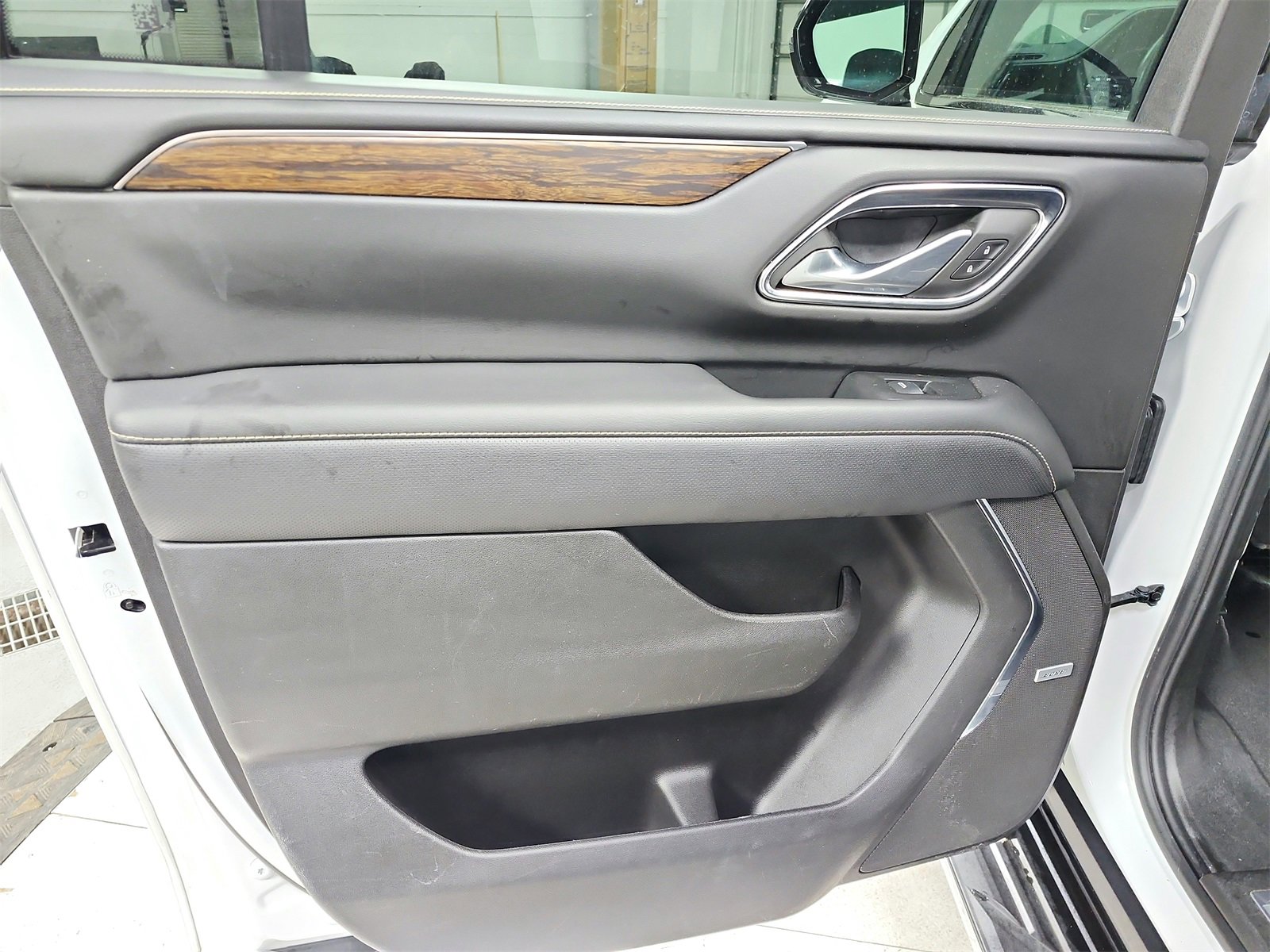 Used 2023 Chevrolet Suburban Premier image 40