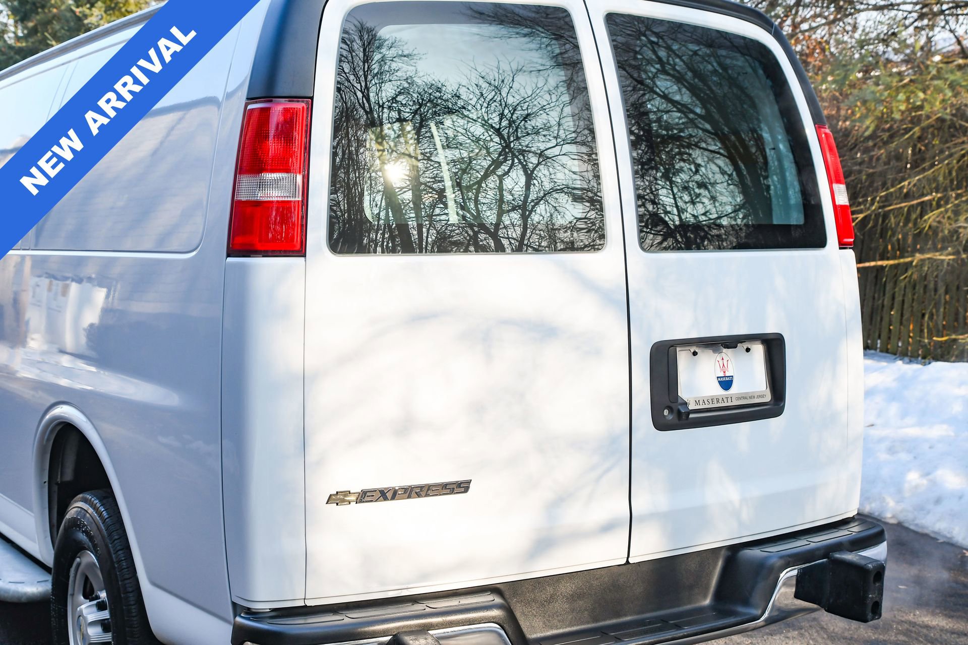 Used 2024 Chevrolet Express 2500 w/ Driver Convenience Package image 18