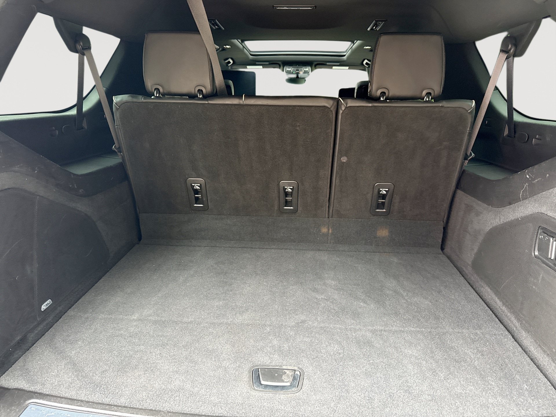 Used 2021 Cadillac Escalade ESV Premium Luxury w/ Driver Assist Tech Package AWD/4WD image 22
