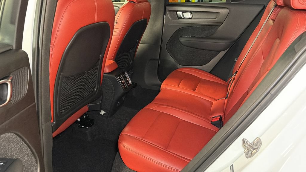 Used 2019 Volvo XC40 T5 Inscription AWD/4WD image 16