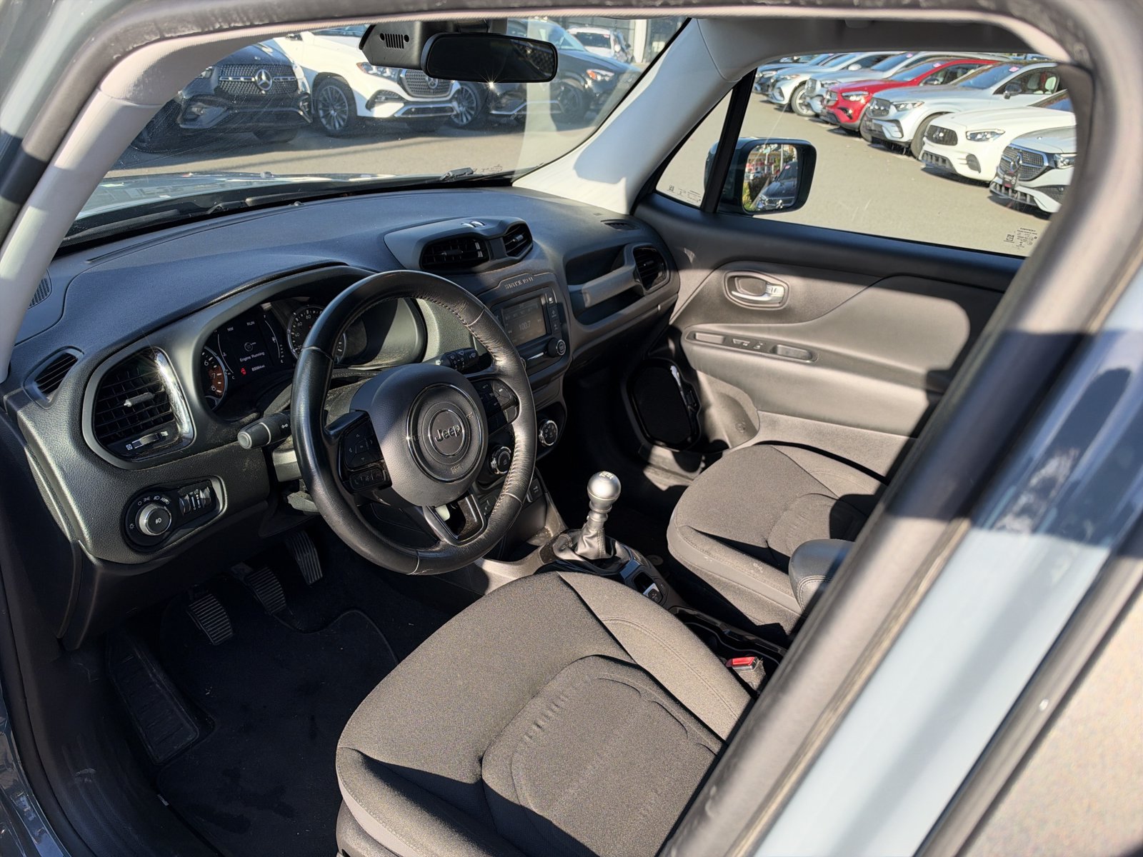 Used 2017 Jeep Renegade Altitude FWD image 11