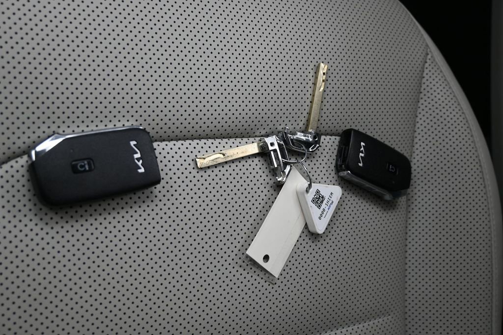 Used 2022 Kia EV6 Wind image 34