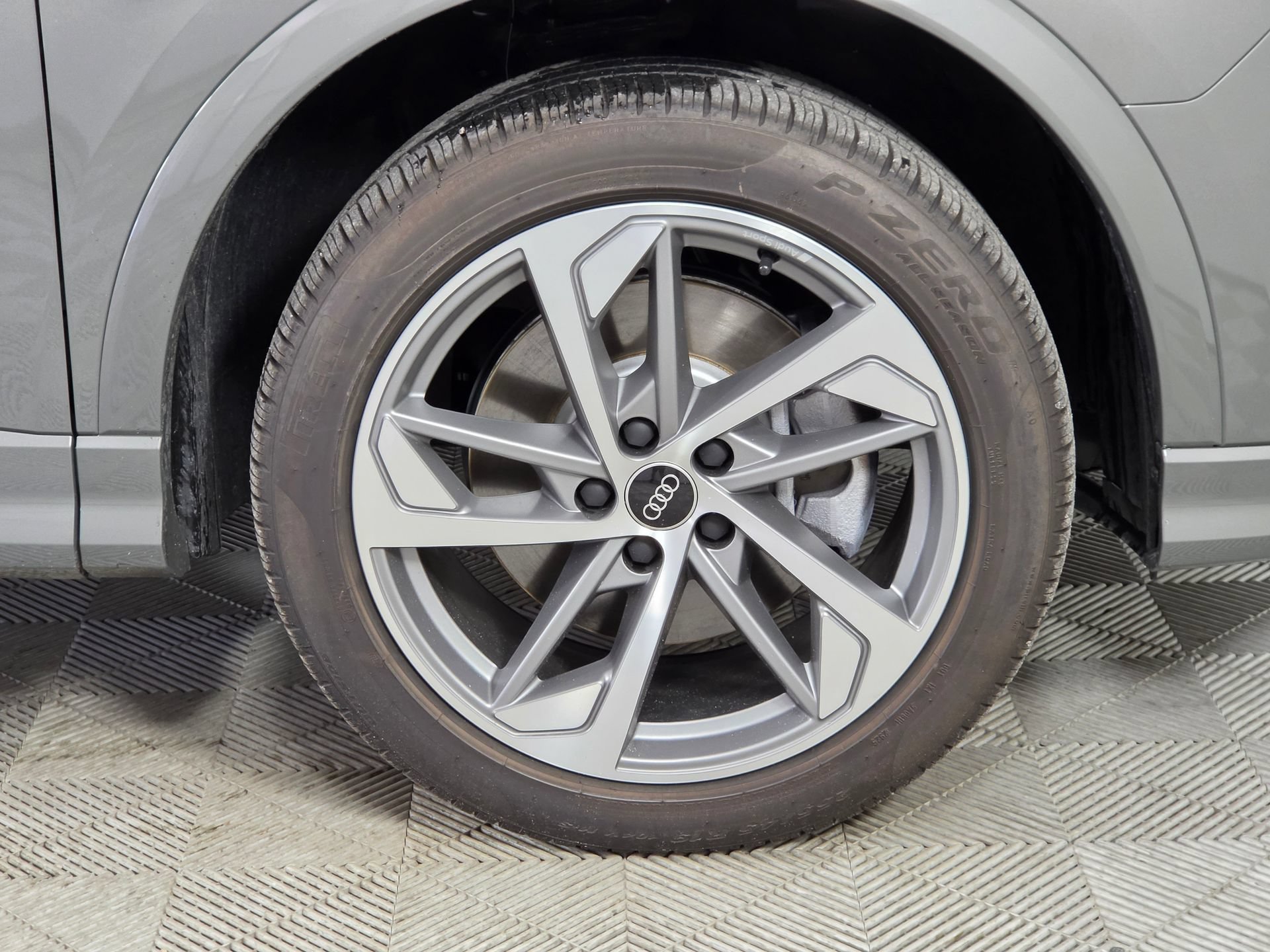 Certified 2025 Audi Q3 2.0T Premium w/ Convenience Plus Package AWD/4WD image 10