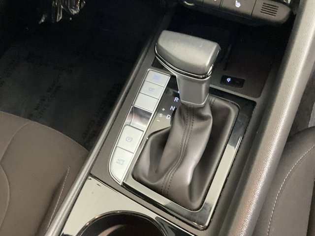 Used 2025 Hyundai Elantra SEL image 19