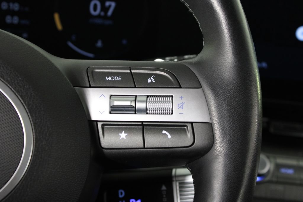 Certified 2024 Hyundai Kona Limited FWD image 30