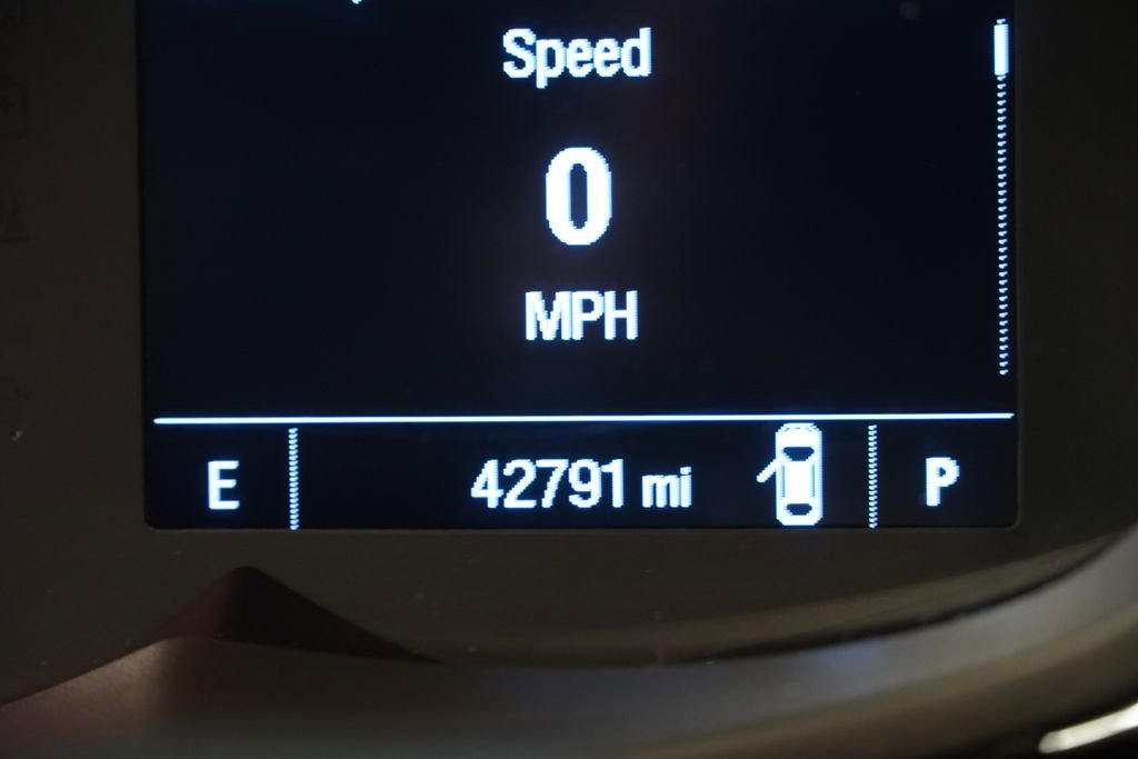 Used 2019 Chevrolet Trax LT w/ LT Convenience Package image 4